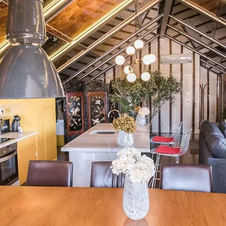 Alfama Loft شقة *