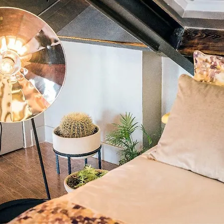 Alfama Loft شقة *